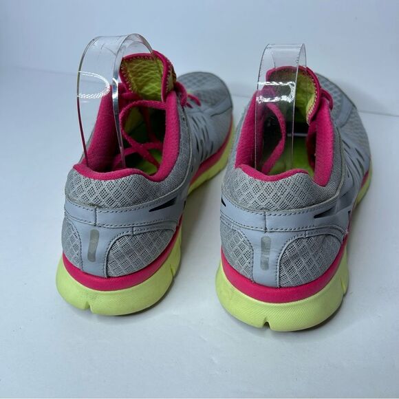 Nike Gray and Pink Athletic Shoes 11 - Picture 9 of 11